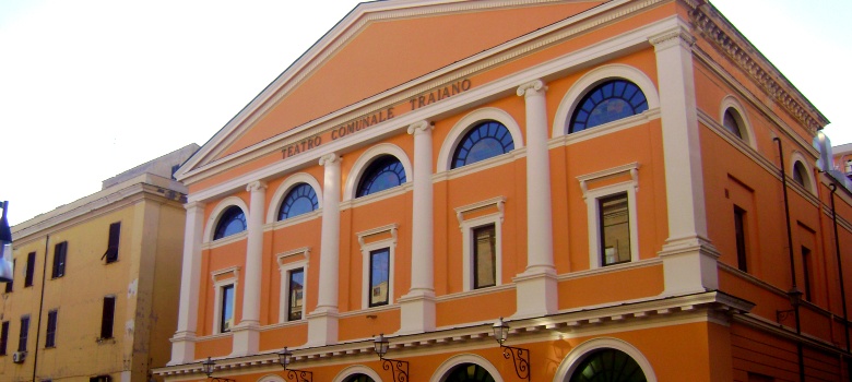 Teatro Traiano di Civitavecchia | La Lanterna sul Comò B&B Civitavecchia